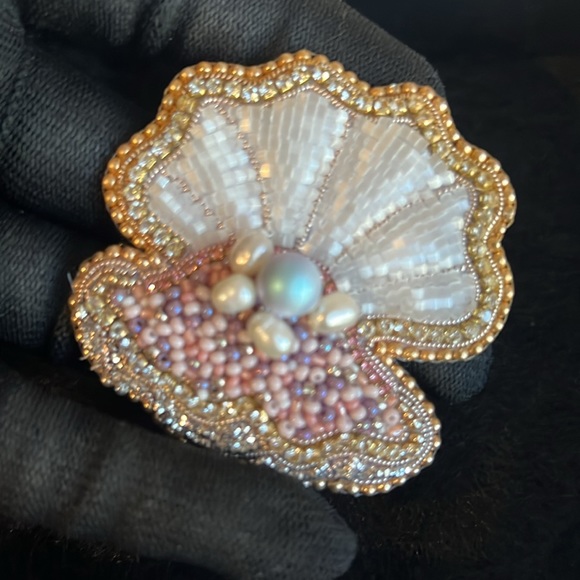 Sea snail with pearl - Picture 3 of 3